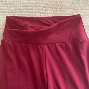 Red crossover flare legging